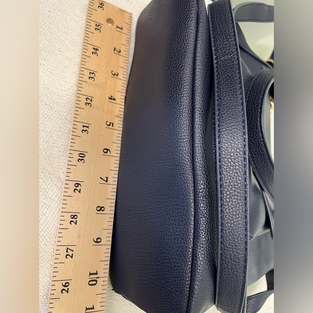 Tommy Hilfiger navy blue crossbody bag - Picture 6 of 15